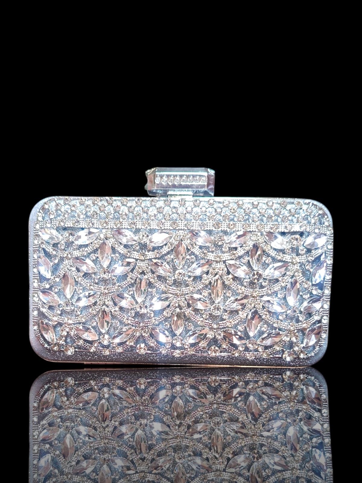 03-Hoor Crystal Embellished Clutch – by AmmaraN