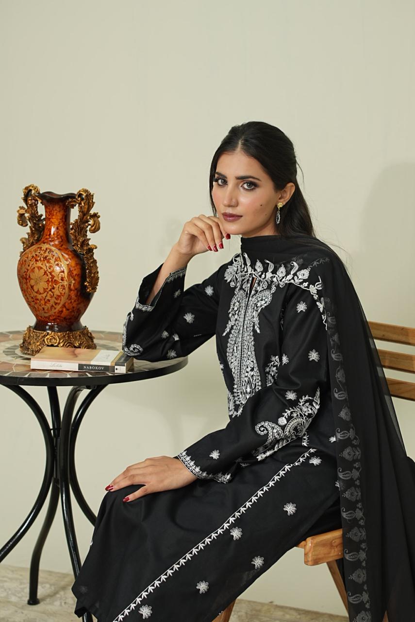 Midnight Noir – Luxury Black 3-Piece Embroidered Ensemble